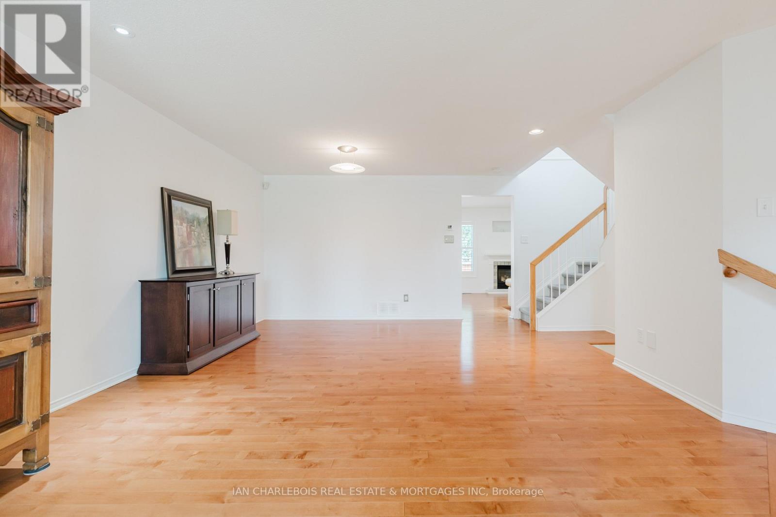 6020 Longleaf Drive, Ottawa, Ontario K1W 1J2 - Photo 5 - X13423240