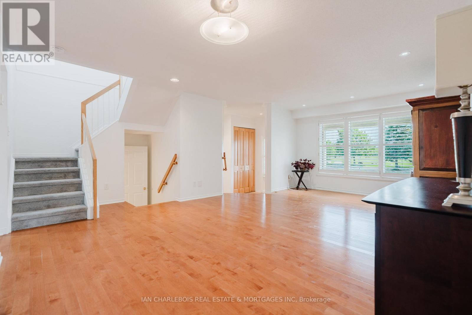 6020 Longleaf Drive, Ottawa, Ontario K1W 1J2 - Photo 7 - X13423240