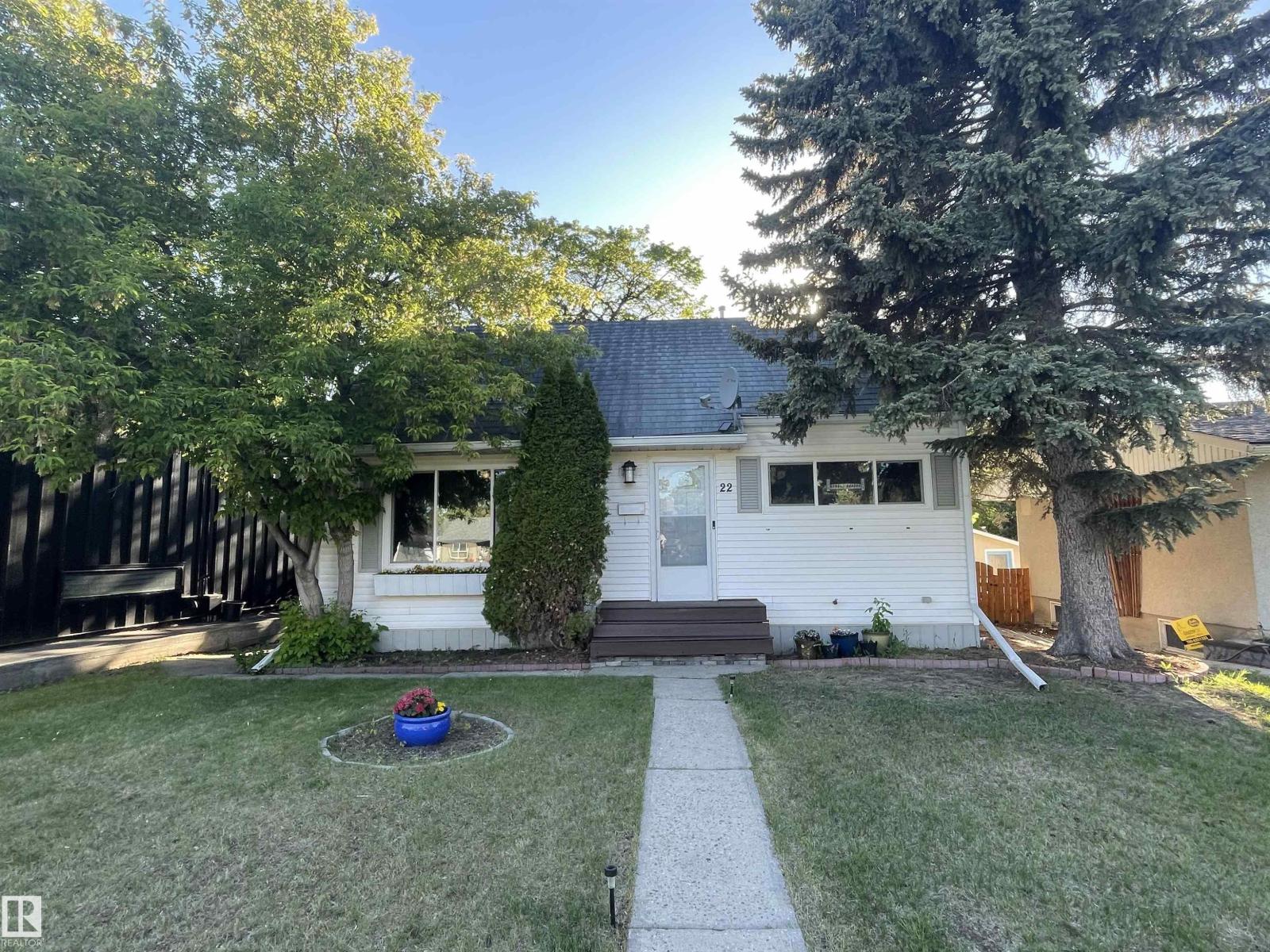 10922 117 St Nw, Edmonton, Alberta  T5N 3N6 - Photo 1 - E4478447