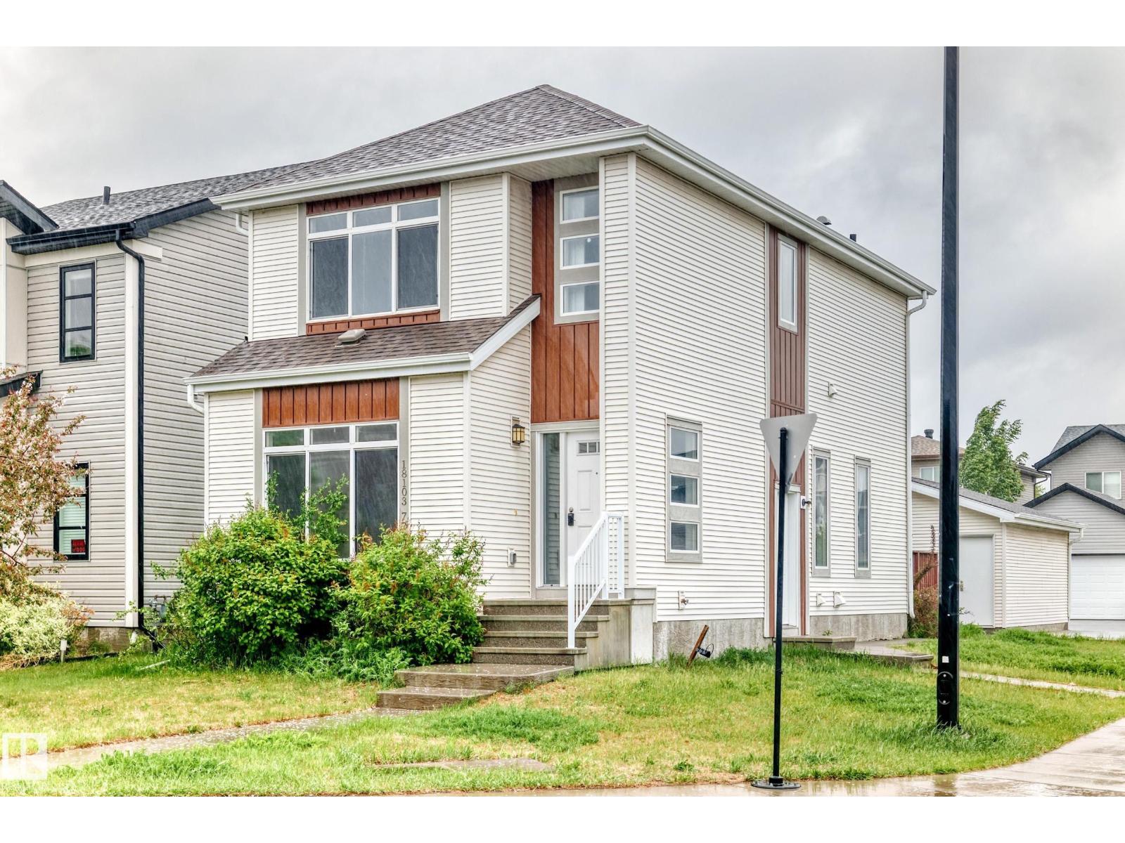 18103 77 St NW, Edmonton, Alberta  T5Z 0L8 - Photo 2 - E4492678