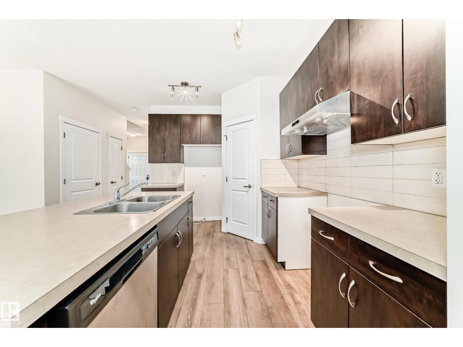 18103 77 St NW, Edmonton, Alberta  T5Z 0L8 - Photo 5 - E4492678