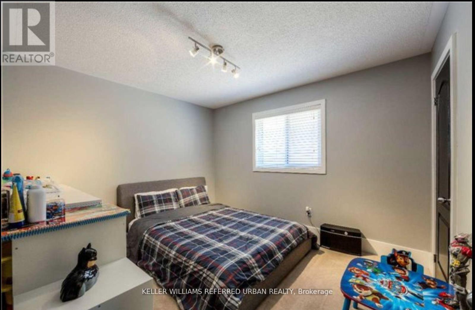 118 Earlsbridge Boulevard S, Brampton, Ontario  L7A 3W8 - Photo 8 - W13423214