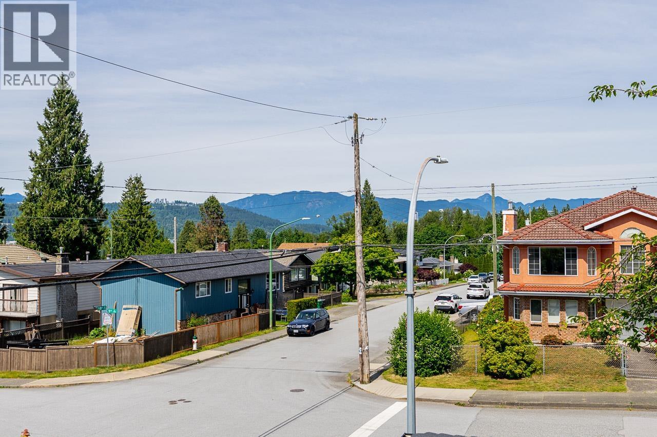 7419 1st Street, Burnaby, British Columbia  V3N 3S9 - Photo 30 - R3134144