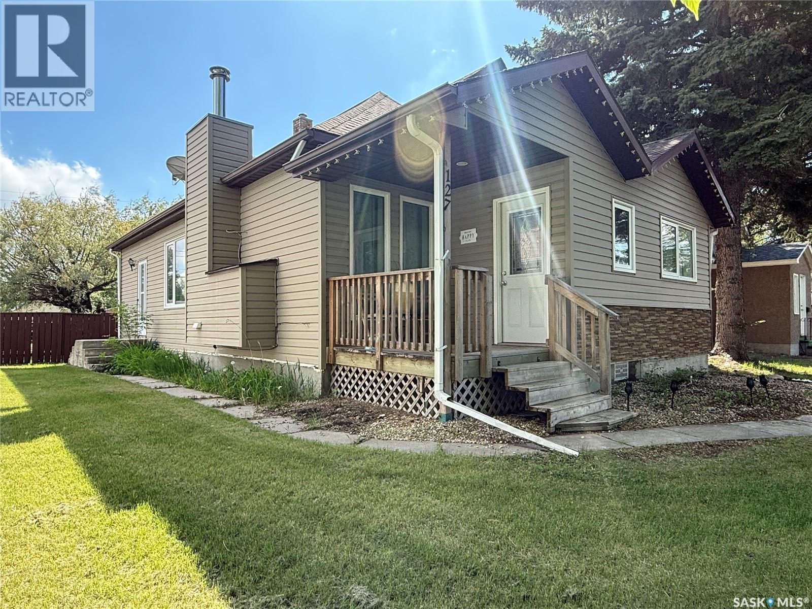 127 6th AVENUE W, Melville, Saskatchewan