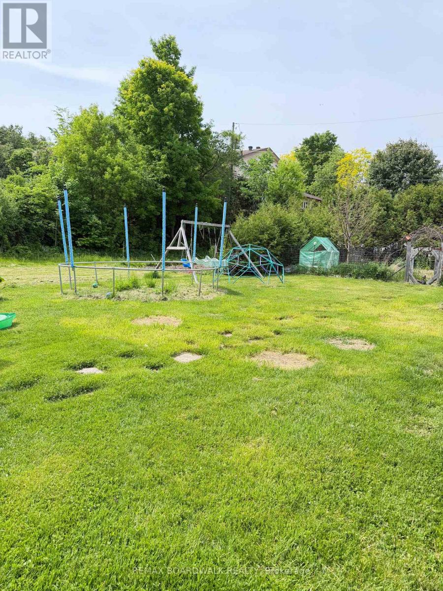 74 Princess Street, Lanark Highlands, Ontario K0G 1K0 - Photo 14 - X13423318