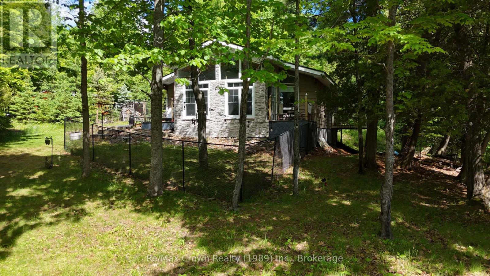 935 LIMBERLOST POINT ROAD, Parry Sound Remote Area, Ontario