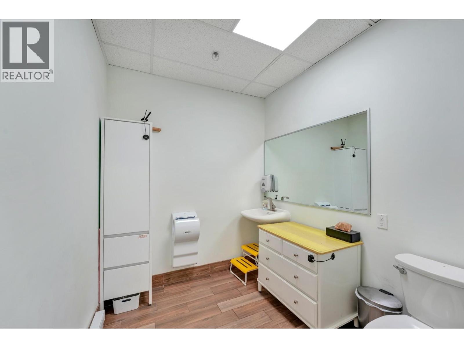 101 & 102 1209 W 16th Street, North Vancouver, British Columbia  V7P 1R5 - Photo 16 - C8079468
