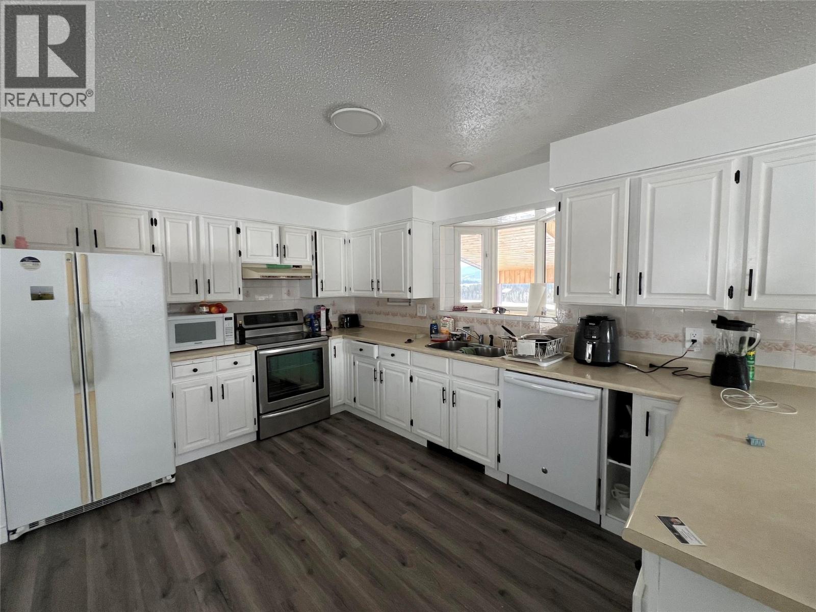 3621 Muzzy Road, Canyon, British Columbia  V0B 1C1 - Photo 8 - 10390483