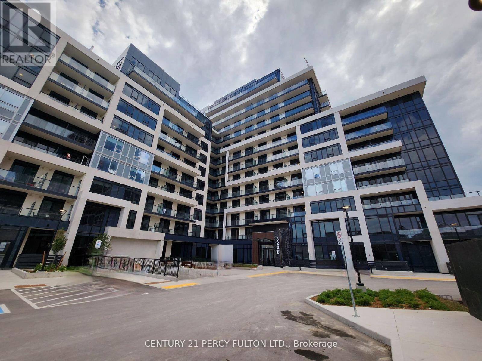 512 - 3200 WILLIAM COLTSON AVENUE, Oakville, Ontario