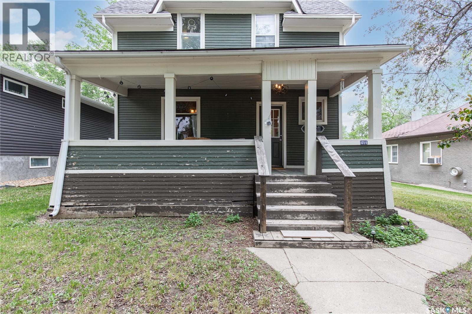 1059 Willow Avenue, Moose Jaw, Saskatchewan  S6H 1G5 - Photo 2 - SK037978