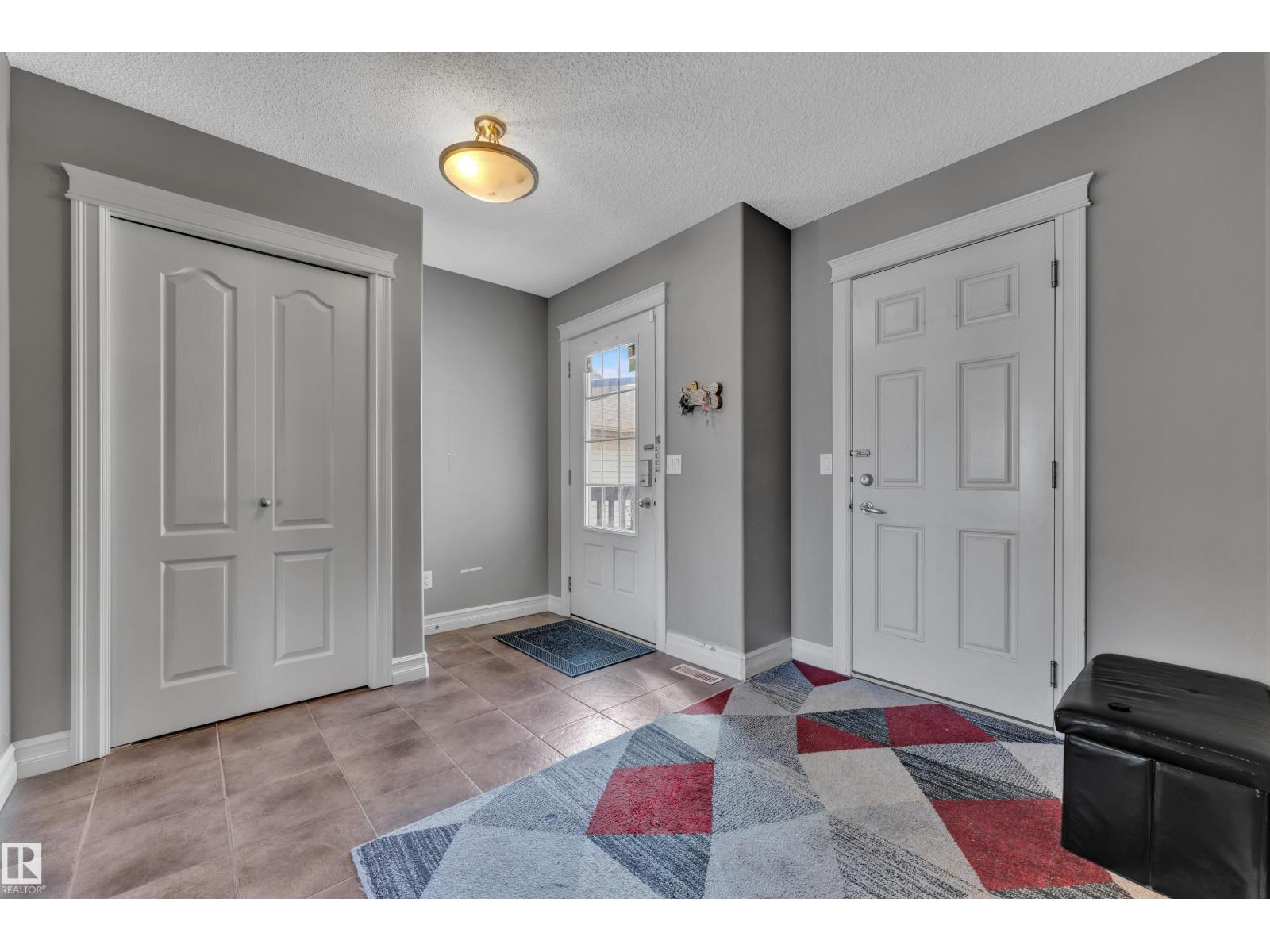 6116 11 Av Sw, Edmonton, Alberta  T6X 0M4 - Photo 2 - E4492689
