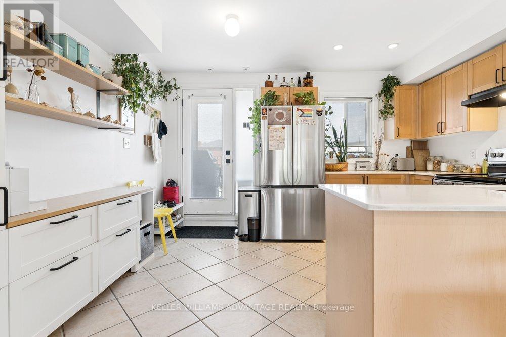 12 Connolly Street, Toronto, Ontario  M6N 5G3 - Photo 18 - W13423404