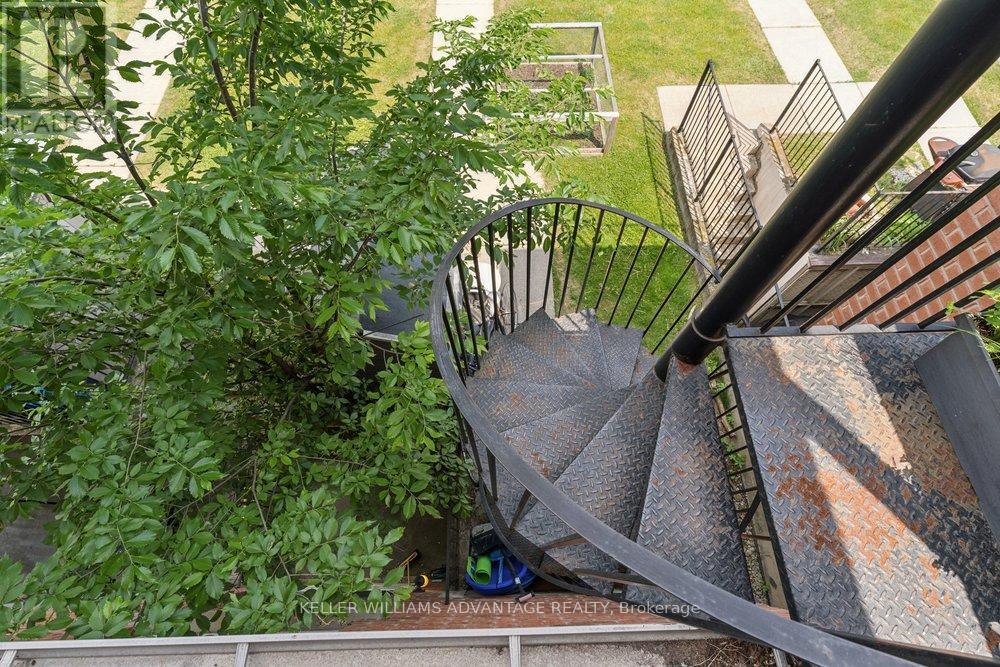 12 Connolly Street, Toronto, Ontario  M6N 5G3 - Photo 45 - W13423404