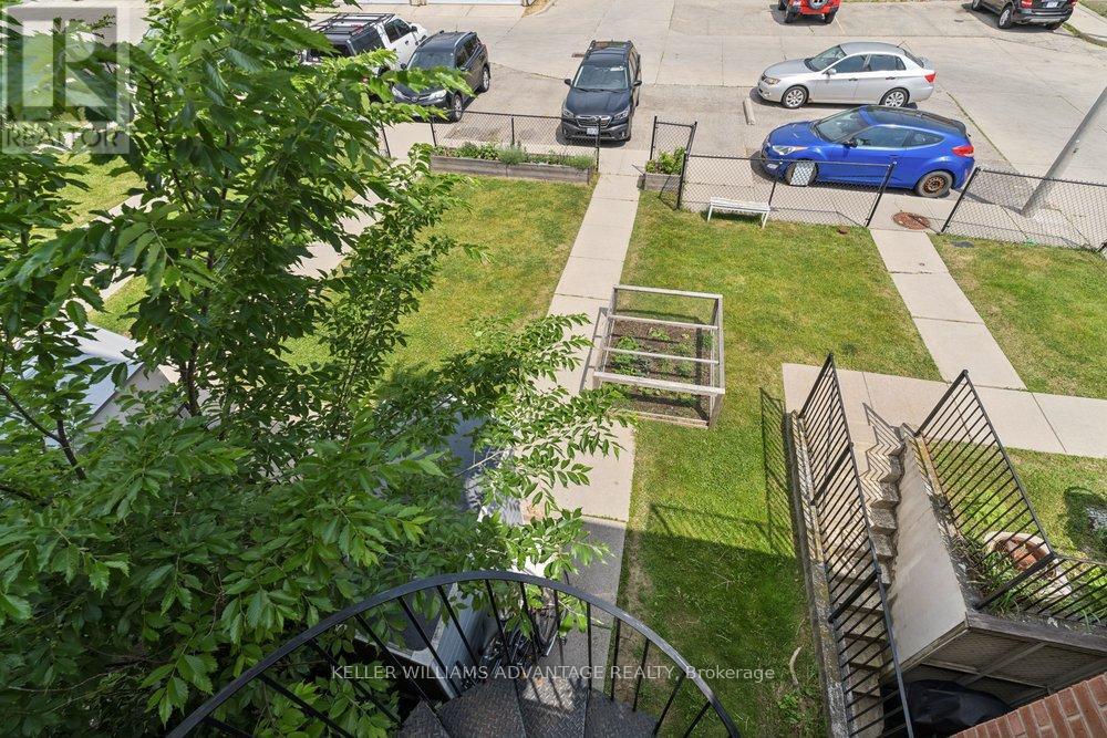 12 Connolly Street, Toronto, Ontario  M6N 5G3 - Photo 47 - W13423404
