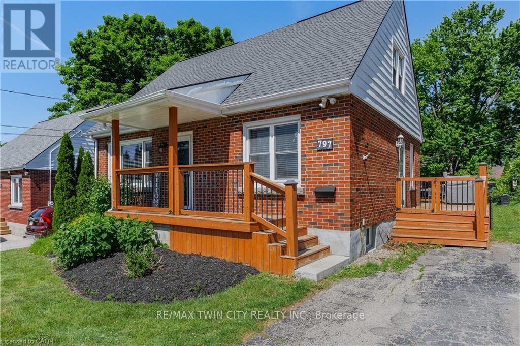 797 Bayswater Street, Woodstock, Ontario  N4S 5K7 - Photo 4 - X13423376