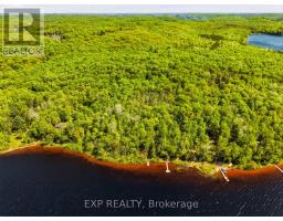 686 EAST FOX LAKE ROAD, Huntsville, Ontario