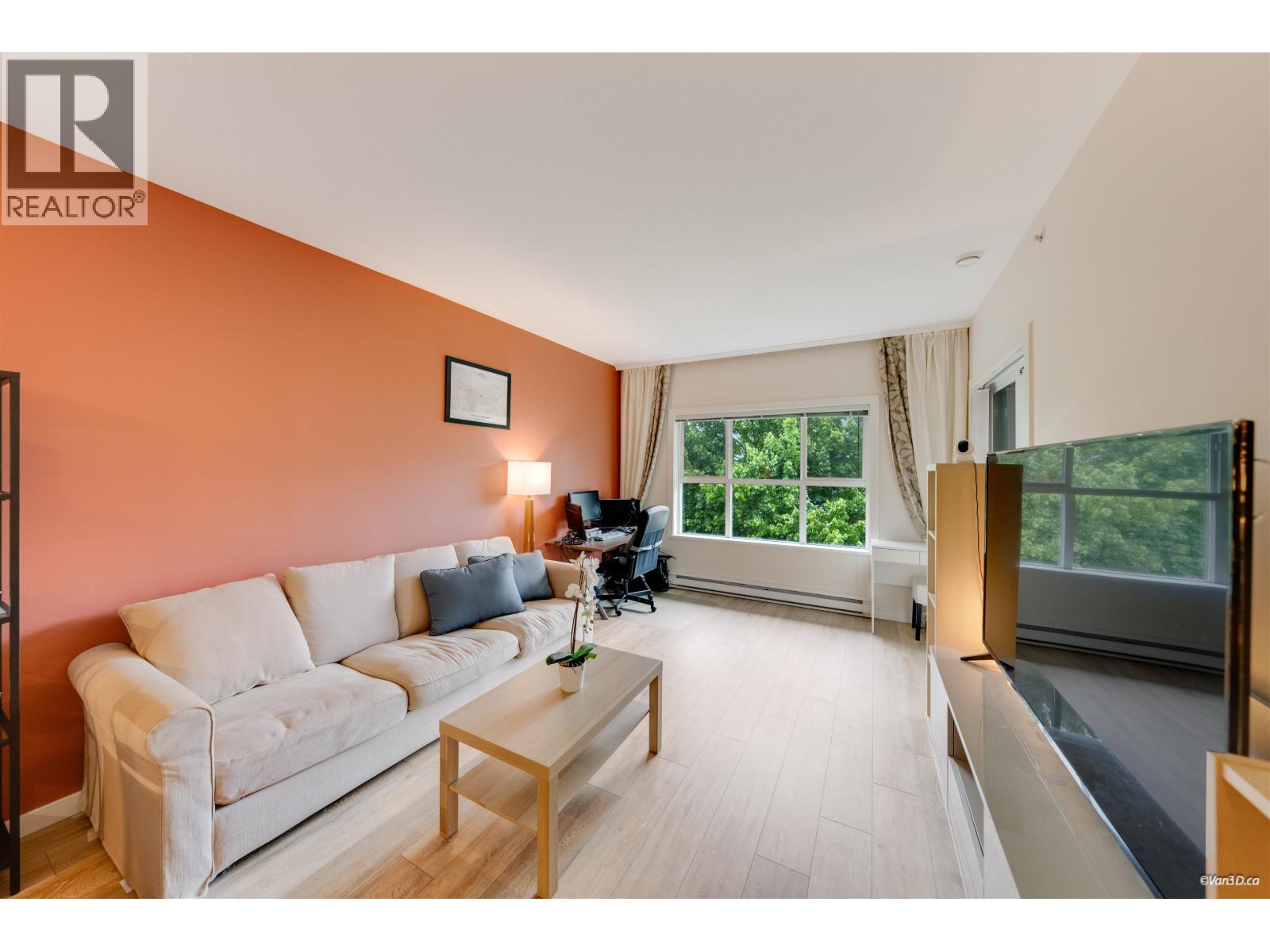 405 5665 Irmin Street, Burnaby, British Columbia  V5J 0C4 - Photo 2 - R3134363