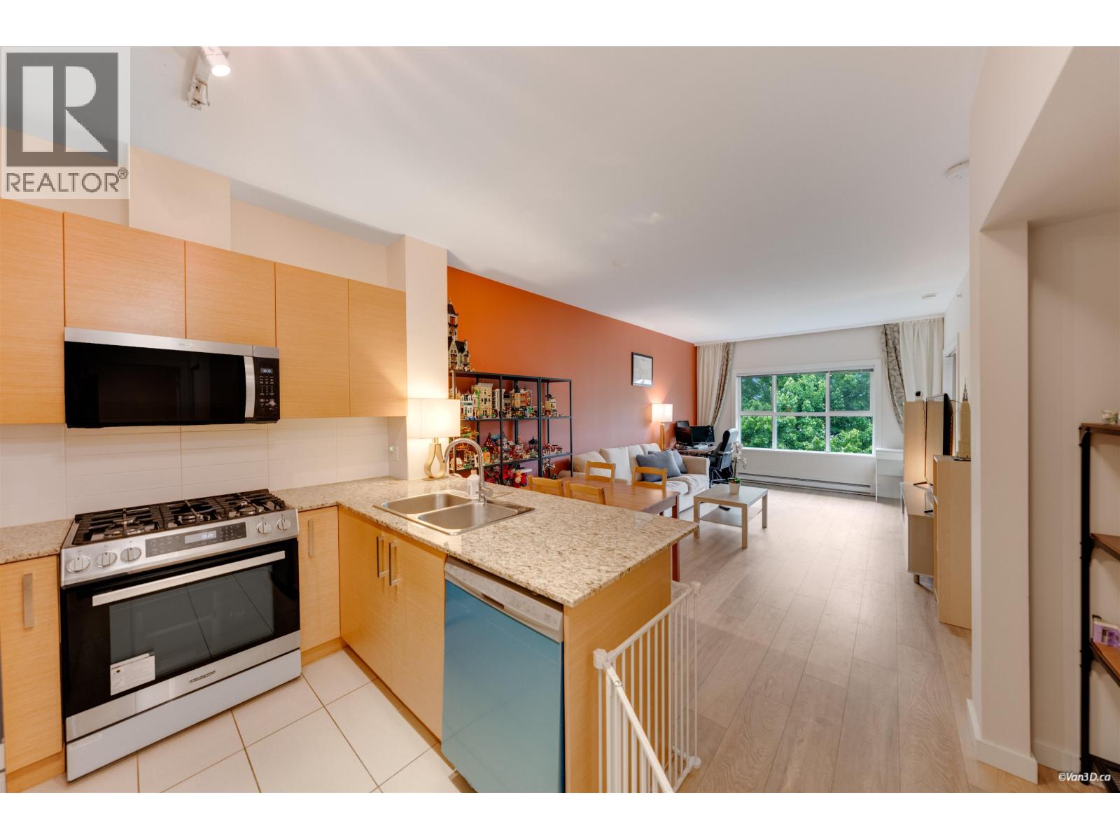 405 5665 Irmin Street, Burnaby, British Columbia  V5J 0C4 - Photo 8 - R3134363