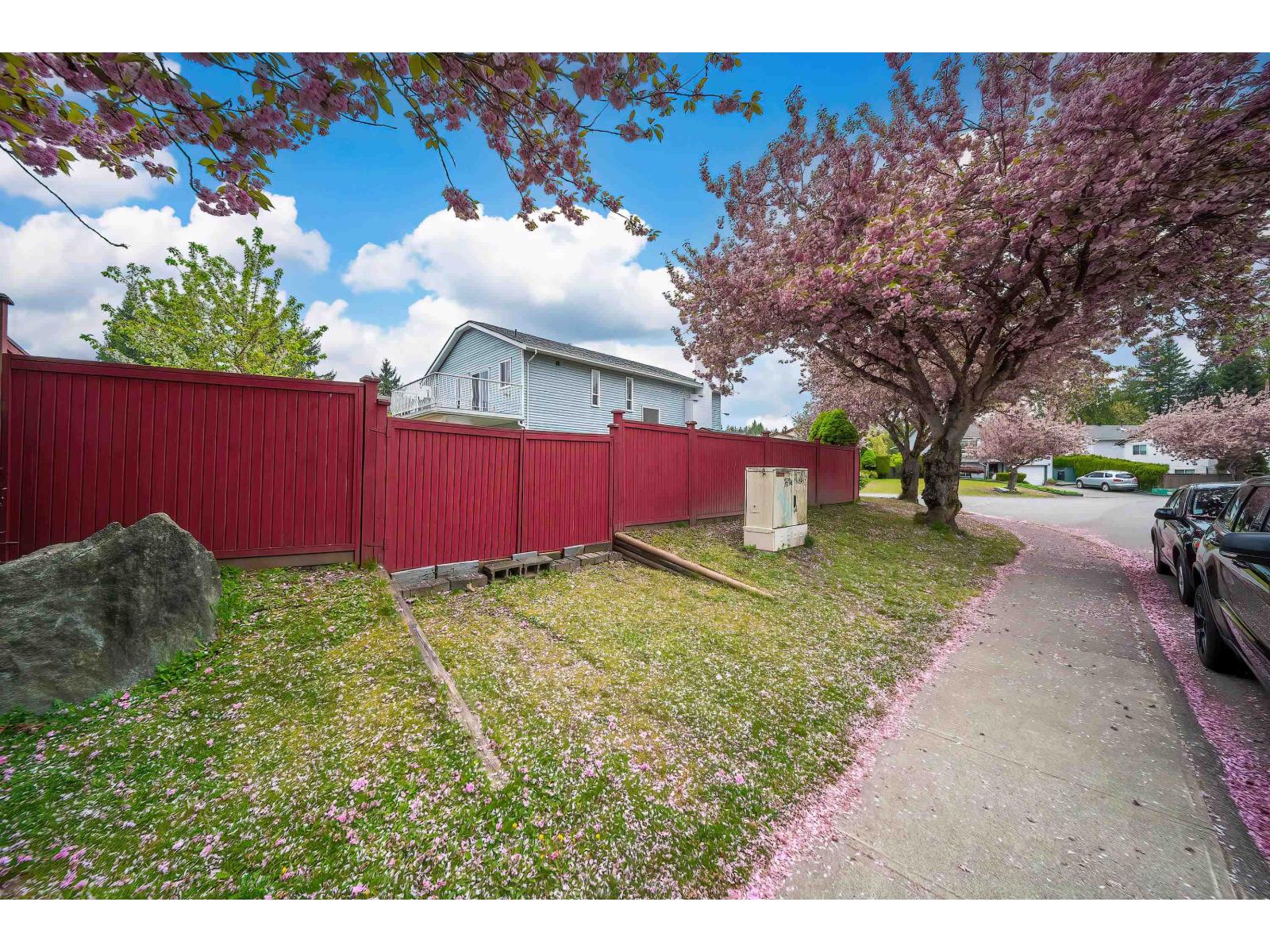 14932 98a Avenue, Surrey, British Columbia  V3R 8H7 - Photo 40 - R3134394