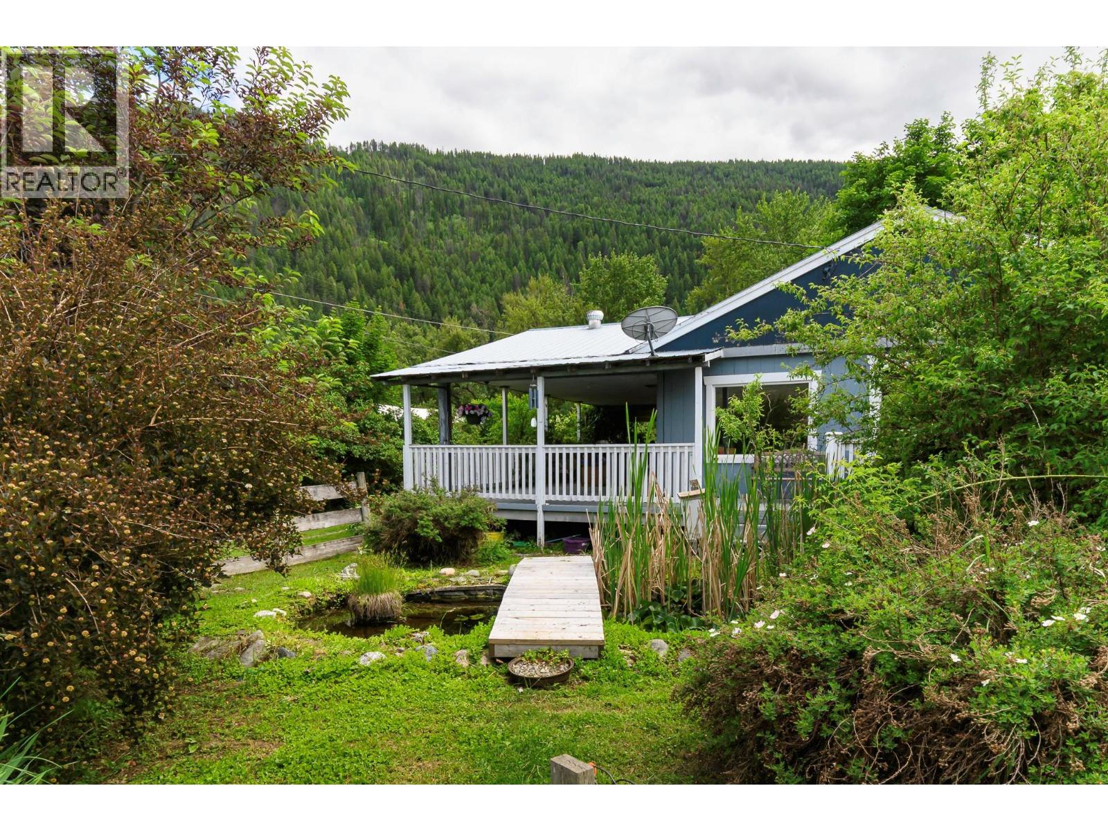460 South Nursery Road, Grand Forks, British Columbia  V0H 1H9 - Photo 2 - 10387887