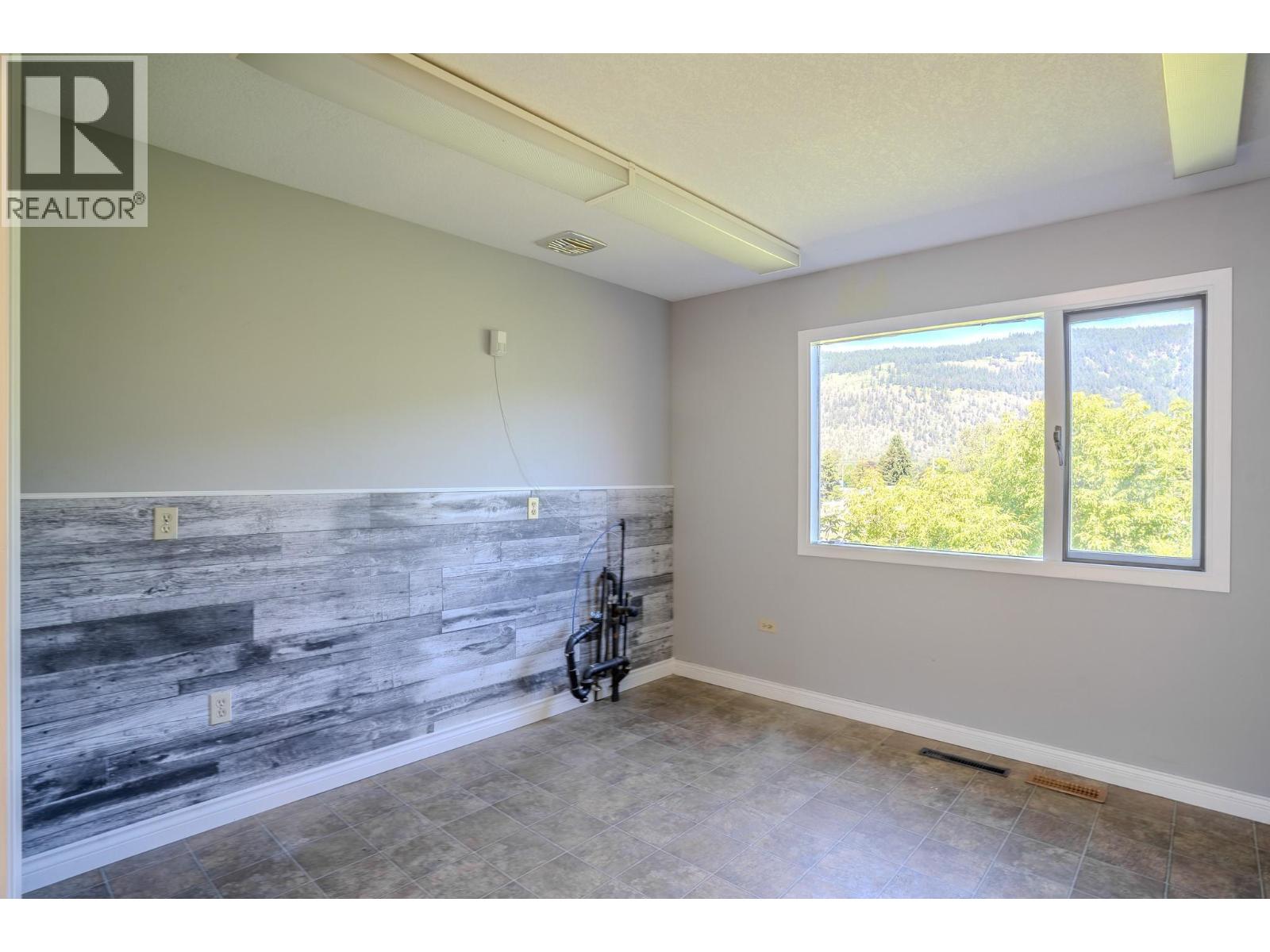 722 1st Avenue, Chase, British Columbia  V0E 1M0 - Photo 18 - 10390385
