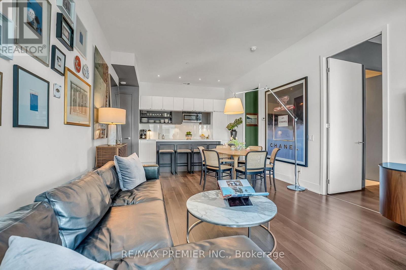 607 - 111 St. Clair Avenue W, Toronto, Ontario M4V 1N5 - Photo 18 - C12764346