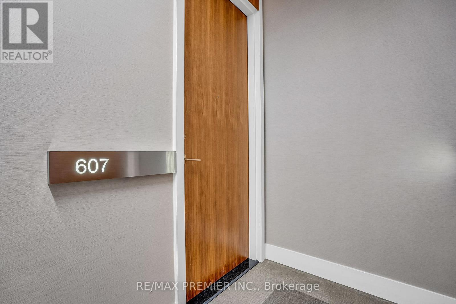 607 - 111 St. Clair Avenue W, Toronto, Ontario M4V 1N5 - Photo 4 - C12764346