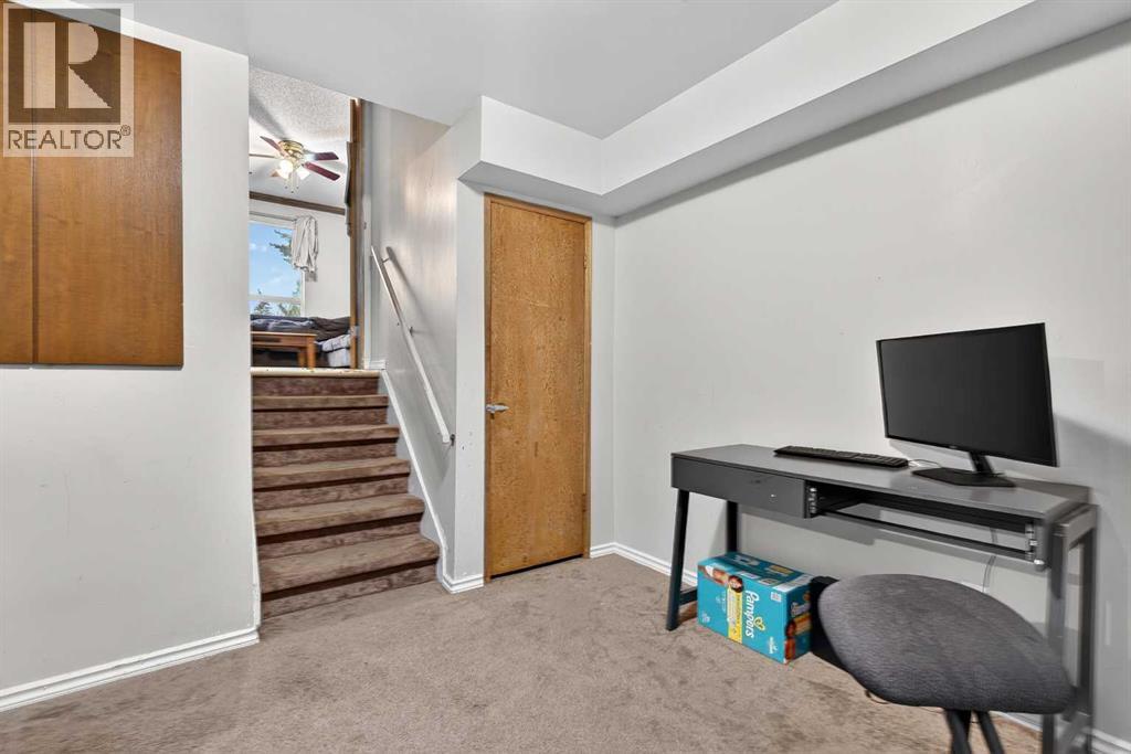 91 Martinwood Court NE, Calgary, Alberta  T3J 3H2 - Photo 32 - A2316529