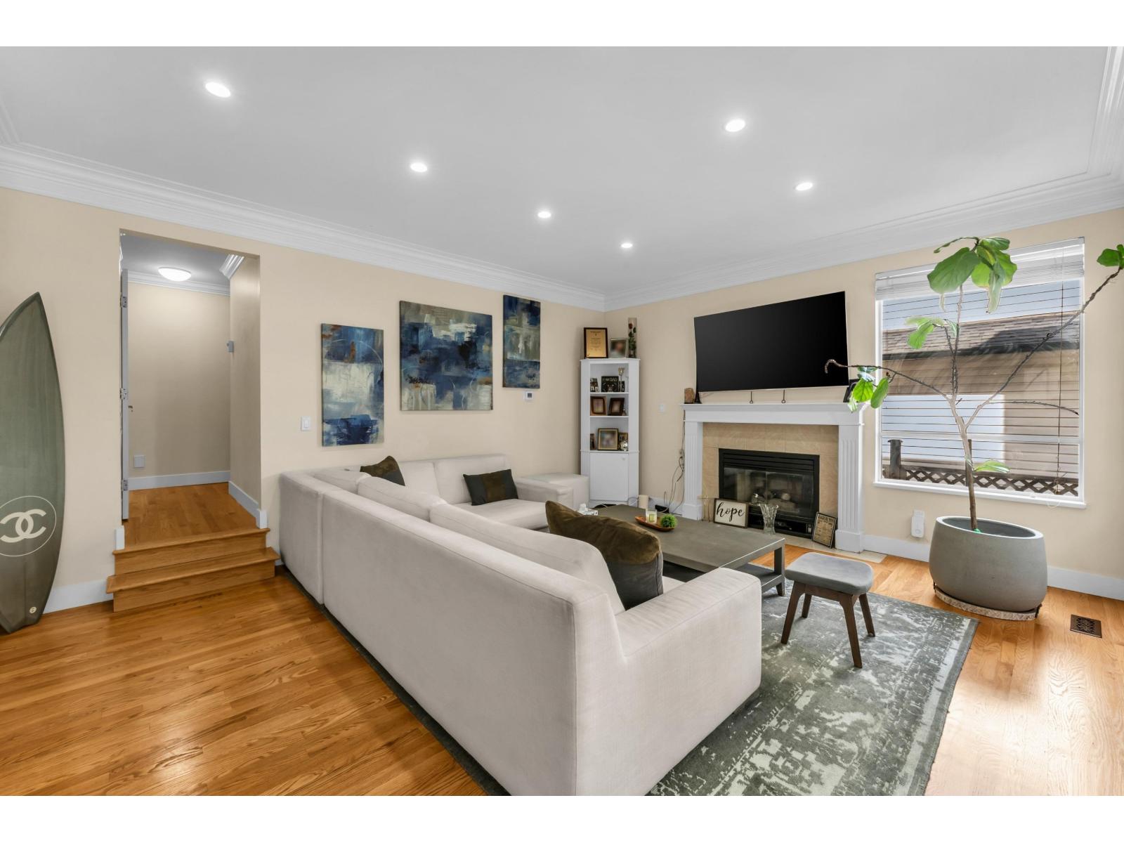 15295 111a Avenue, Surrey, British Columbia  V3R 0G4 - Photo 8 - R3134369