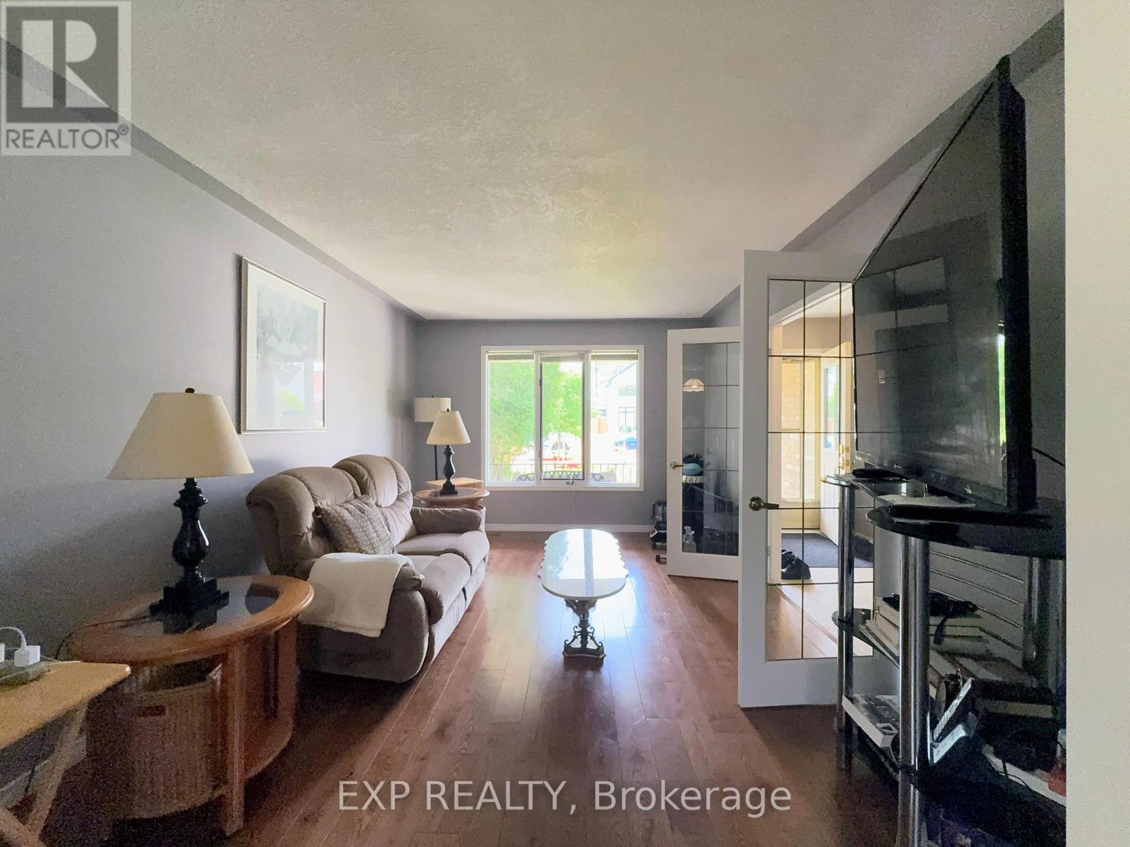 1050 Willow Drive, London South, Ontario N6E 1P3 - Photo 6 - X13423532