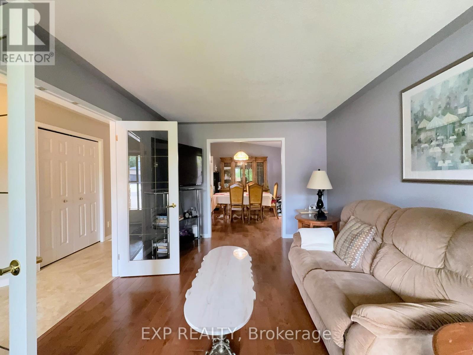 1050 Willow Drive, London South, Ontario N6E 1P3 - Photo 7 - X13423532