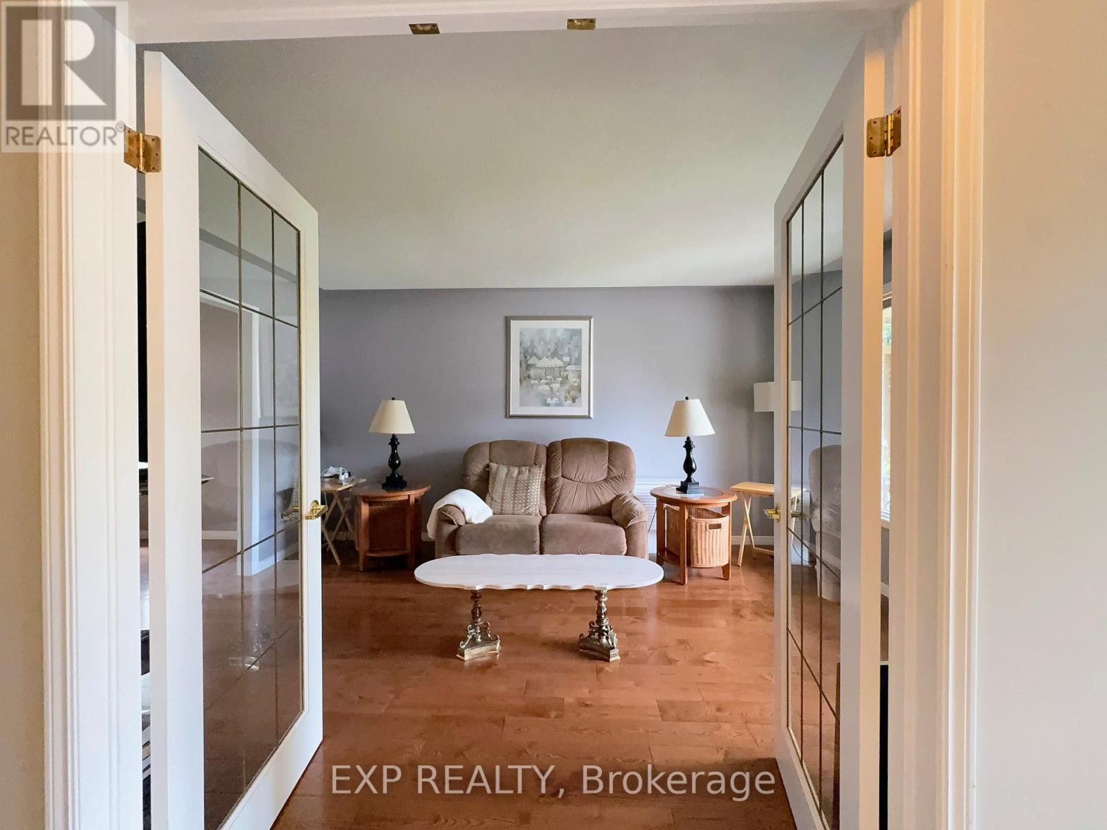 1050 Willow Drive, London South, Ontario N6E 1P3 - Photo 8 - X13423532