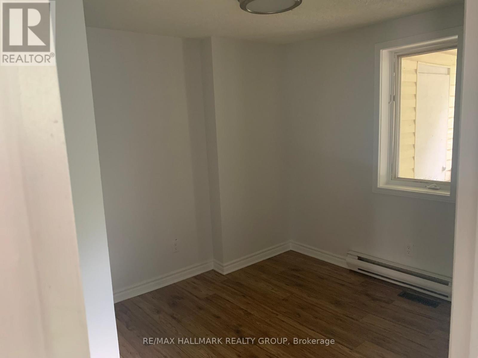 251 - 251 Marier Avenue, Ottawa, Ontario K1L 5P9 - Photo 3 - X13423504
