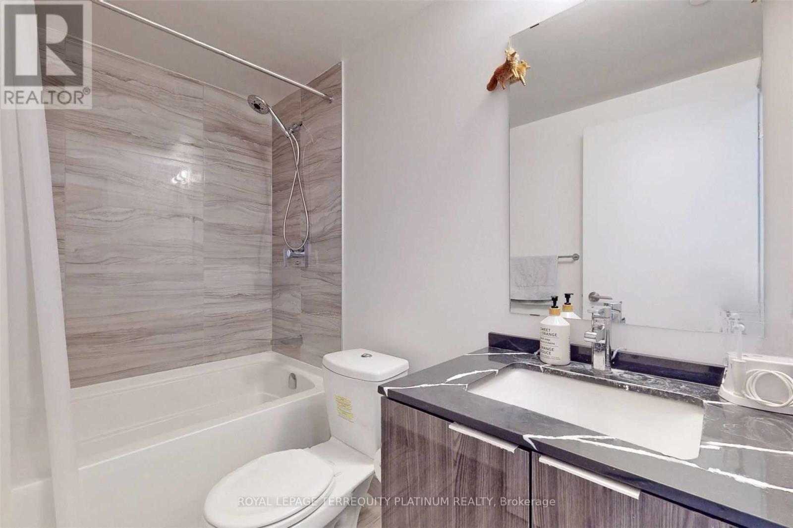 6005 - 11 Wellesley Street W, Toronto, Ontario  M4Y 0G4 - Photo 23 - C13129122