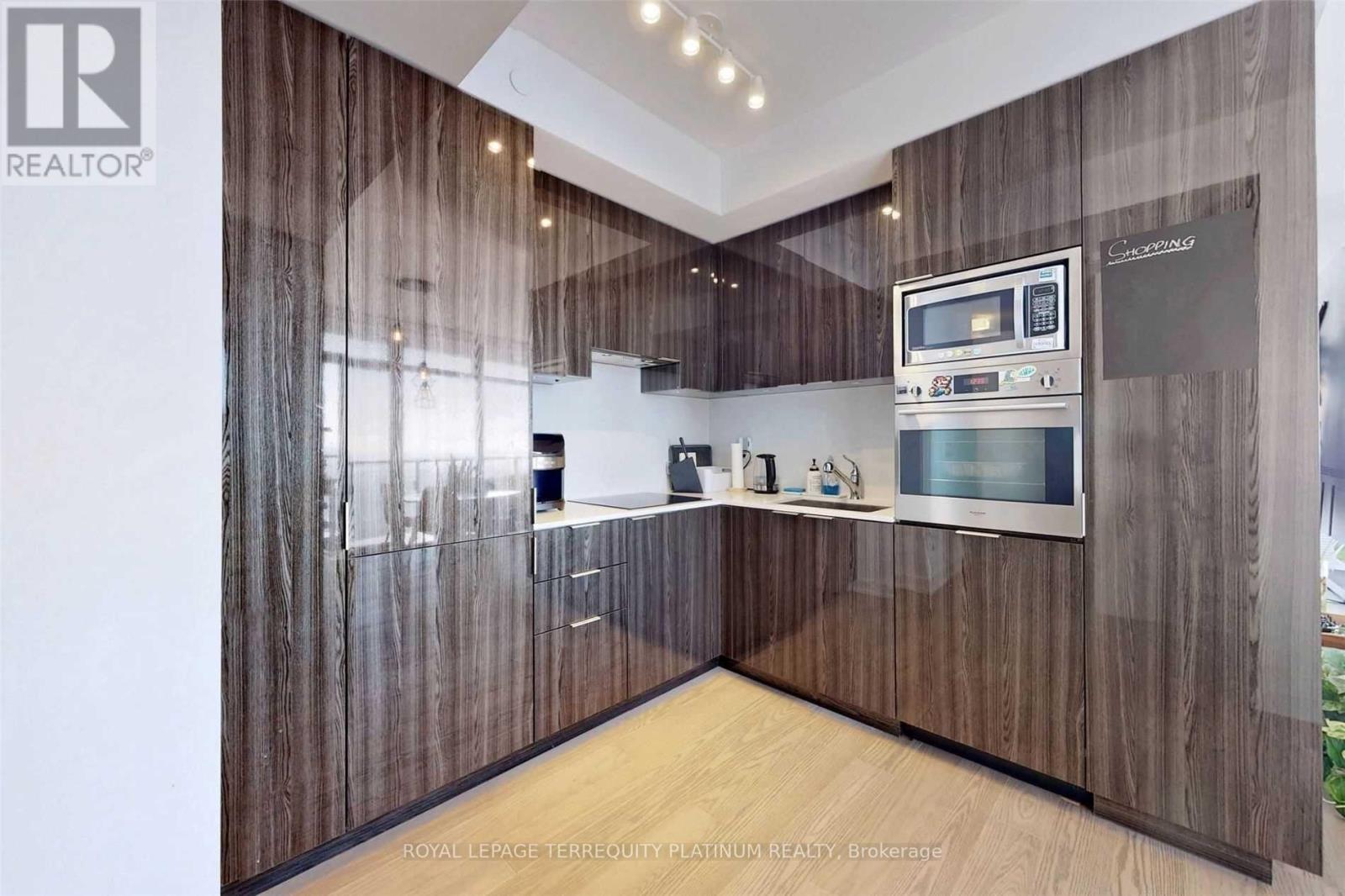 6005 - 11 Wellesley Street W, Toronto, Ontario  M4Y 0G4 - Photo 7 - C13129122