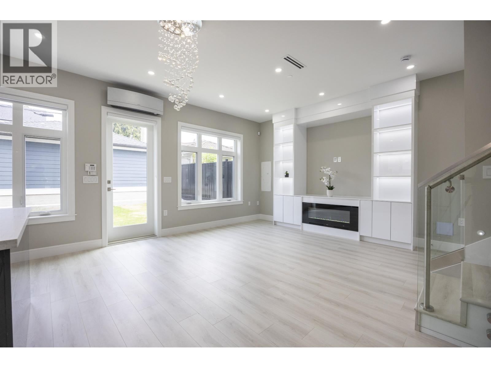 2 5808 Lanark Street, Vancouver, British Columbia  V5P 2Y4 - Photo 4 - R3134316