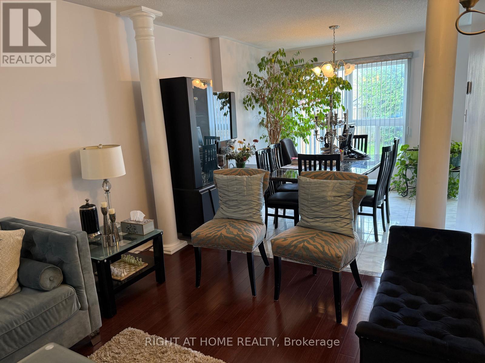 5392 Marblewood Drive, Mississauga, Ontario  L5V 2L9 - Photo 2 - W13423528