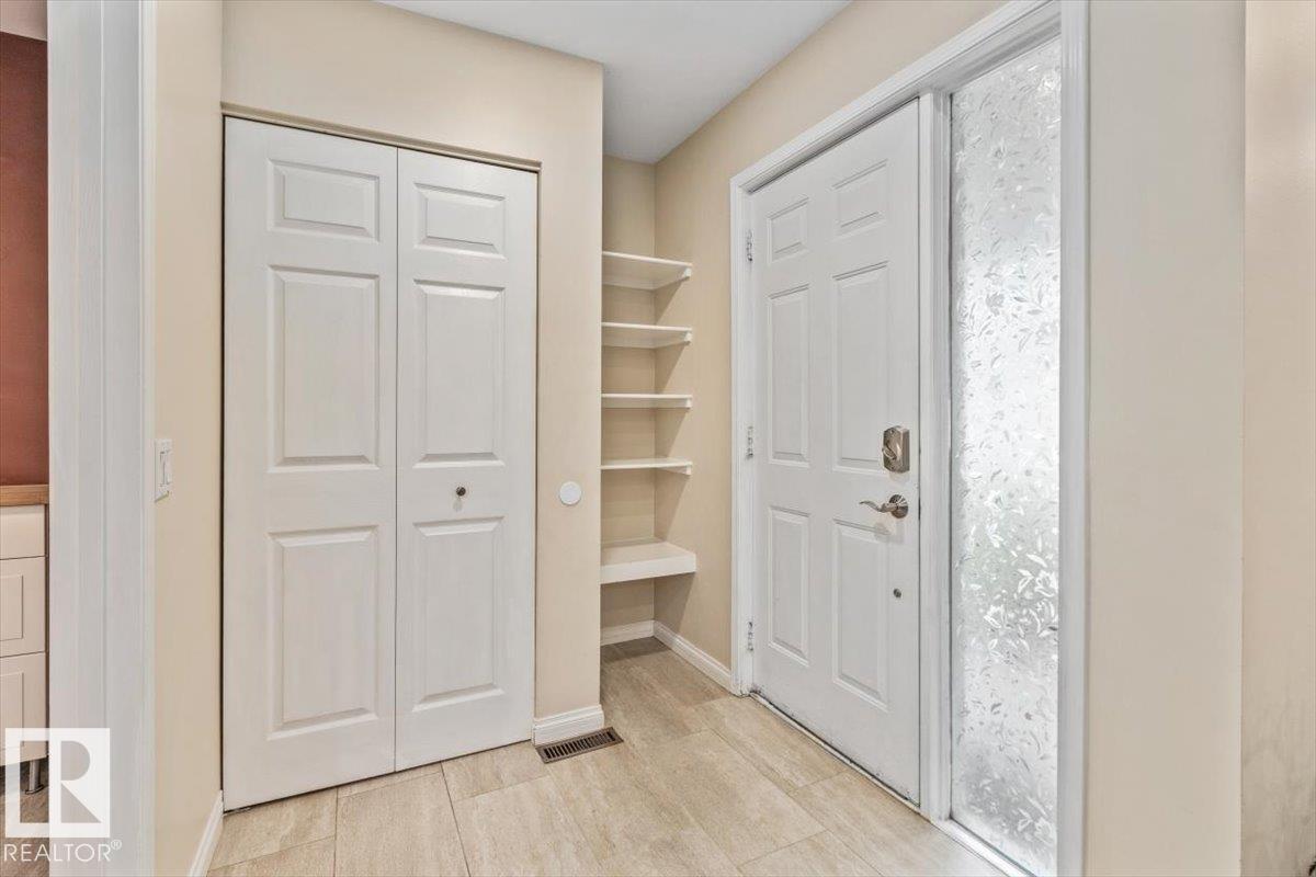 10452 18 Av Nw, Edmonton, Alberta  T6J 4Z8 - Photo 5 - E4492692