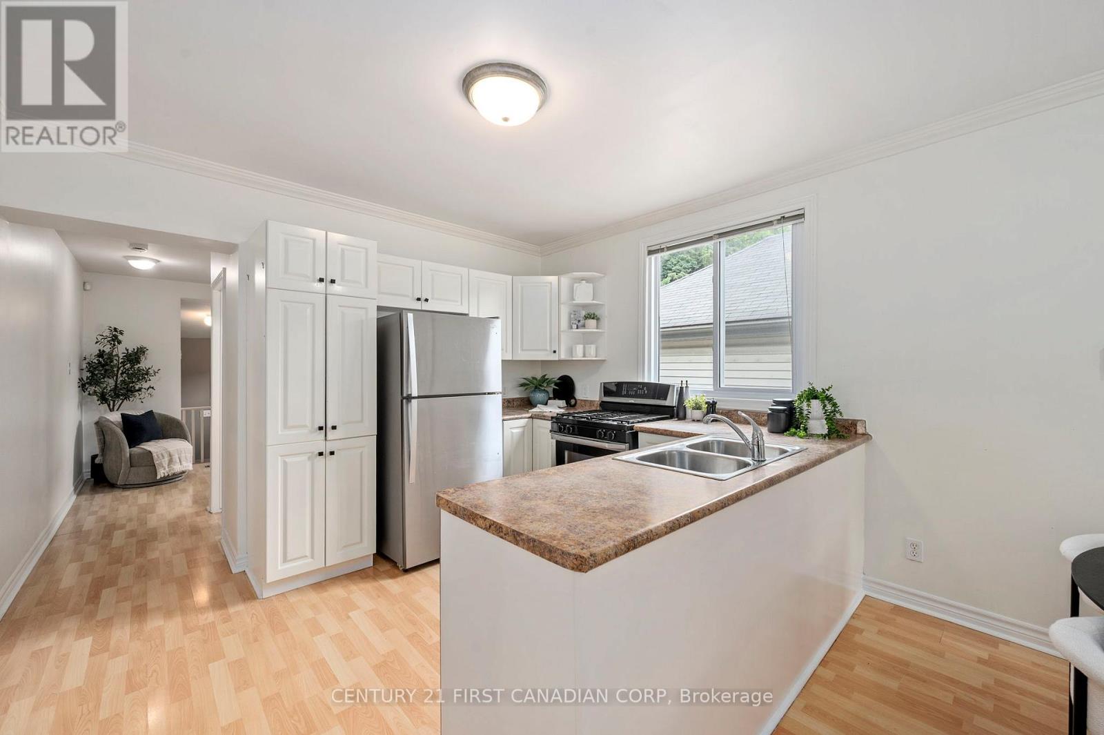 29 Weston Street, London South, Ontario  N6C 1R2 - Photo 11 - X13422650