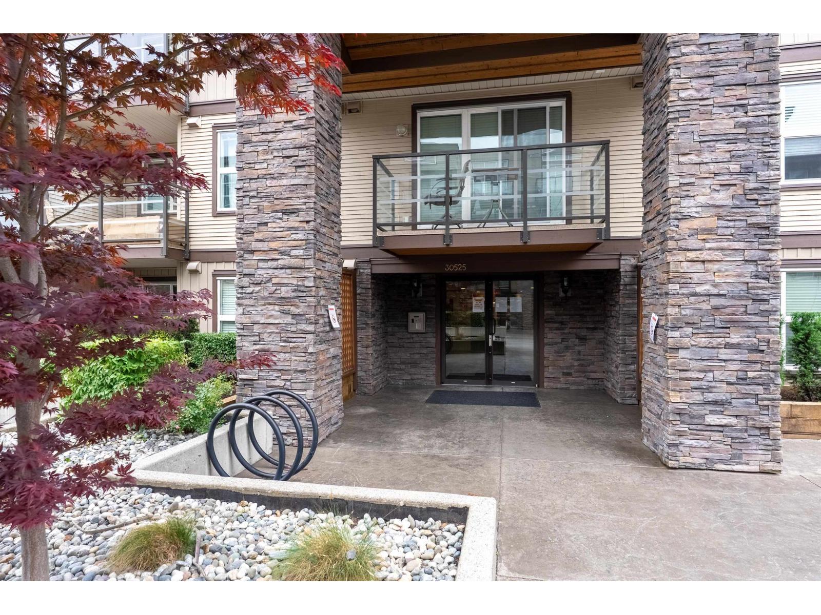 302 30525 Cardinal Avenue, Abbotsford, British Columbia  V2T 0A8 - Photo 2 - R3132539