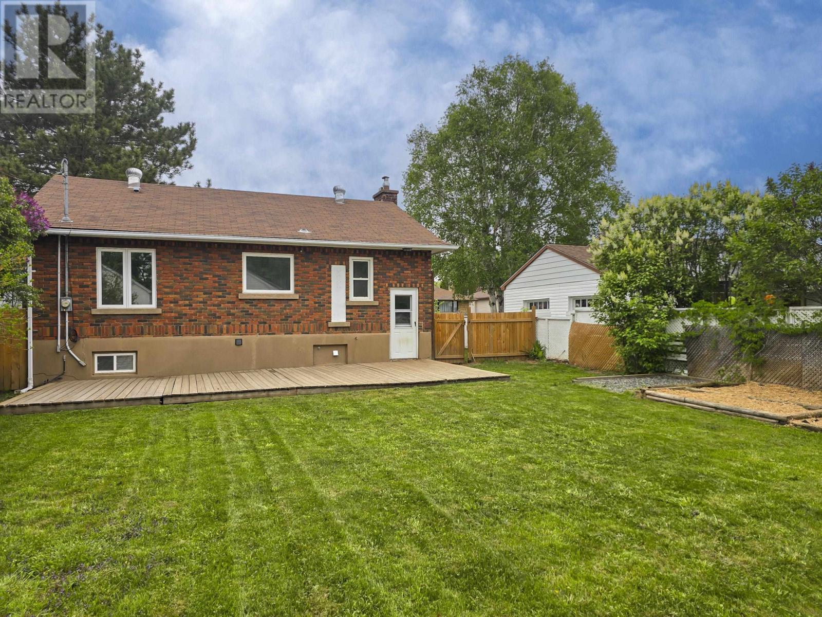 1830 Murray Ave, Thunder Bay, Ontario  P7E 5A8 - Photo 3 - TB2601419
