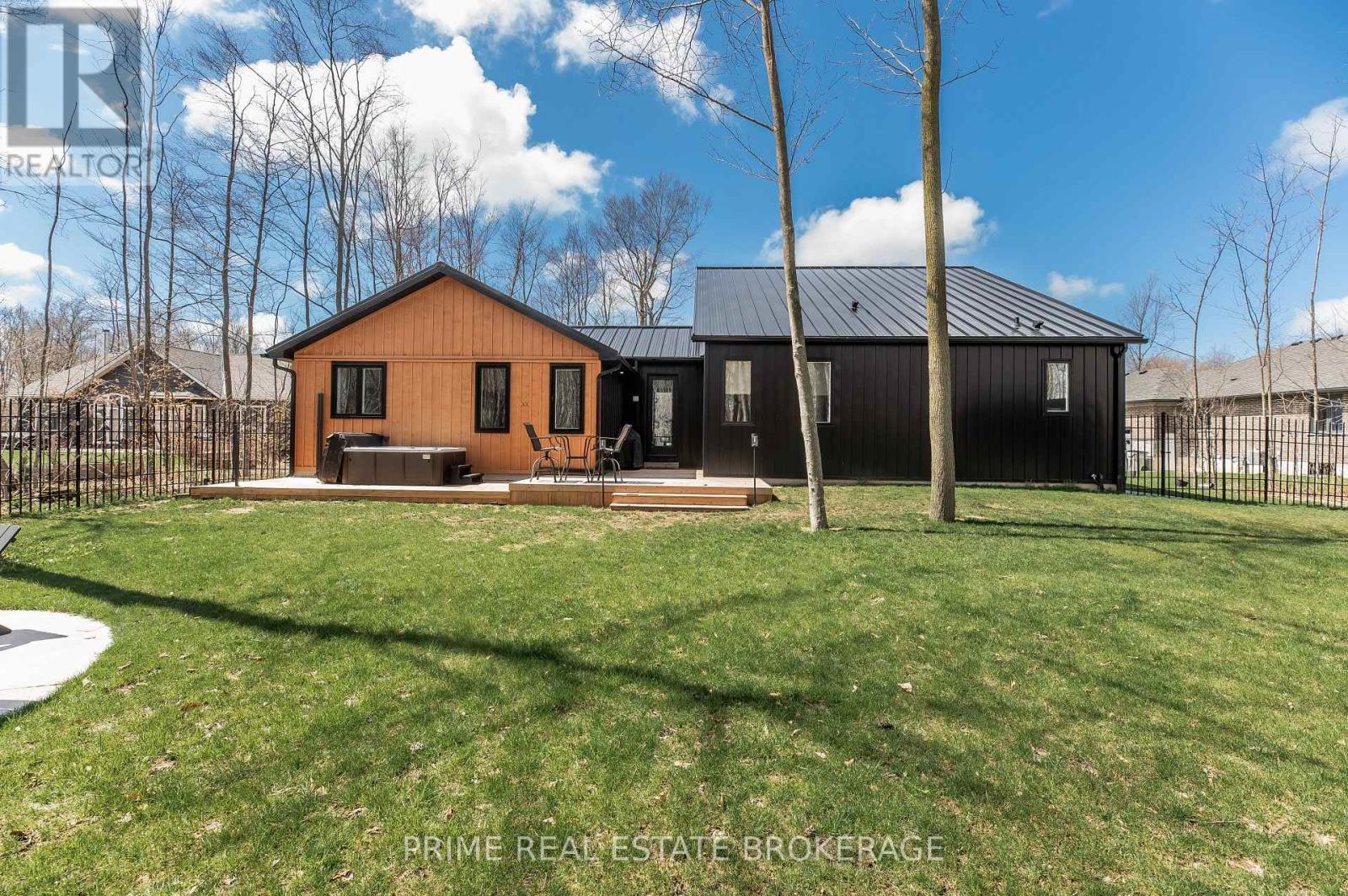 74356 Driftwood Drive, Bluewater, Ontario  N0M 1G0 - Photo 37 - X13038182