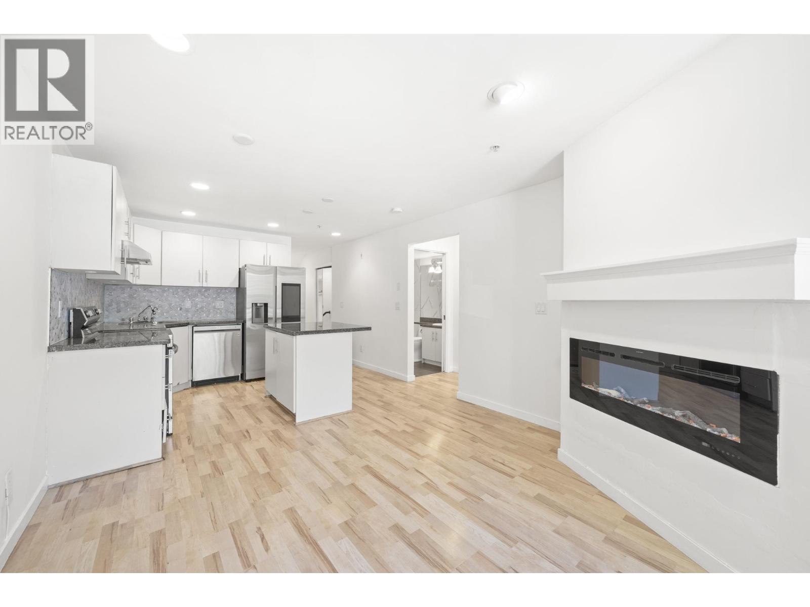 105 5025 Joyce Street, Vancouver, British Columbia  V5R 4G7 - Photo 2 - R3134425