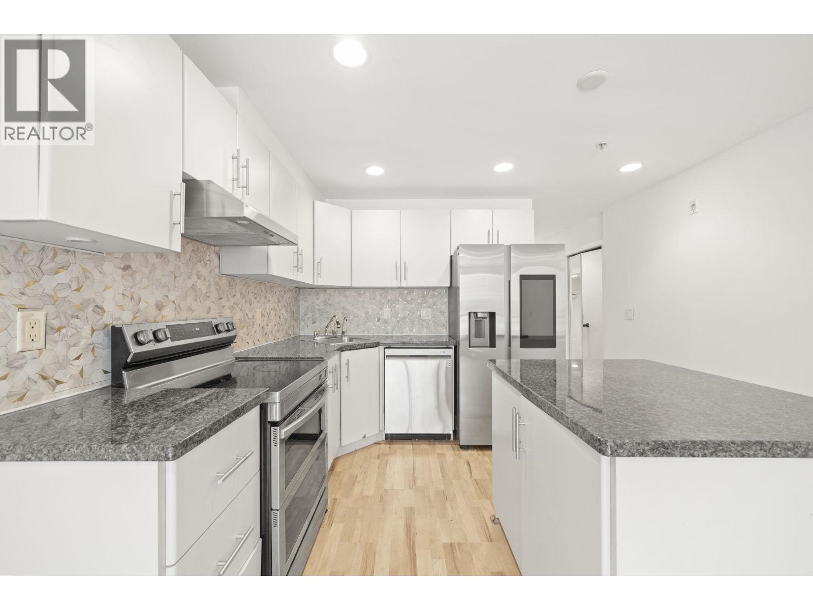 105 5025 Joyce Street, Vancouver, British Columbia  V5R 4G7 - Photo 5 - R3134425