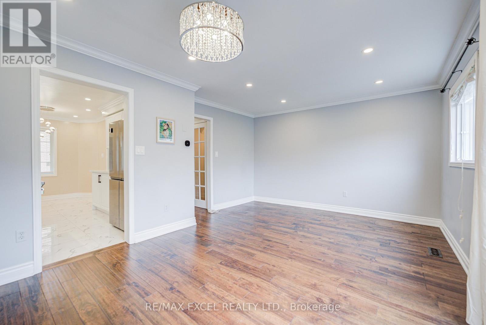 7025 Dunrobin Way, Mississauga, Ontario  L5N 6Y4 - Photo 10 - W13419048