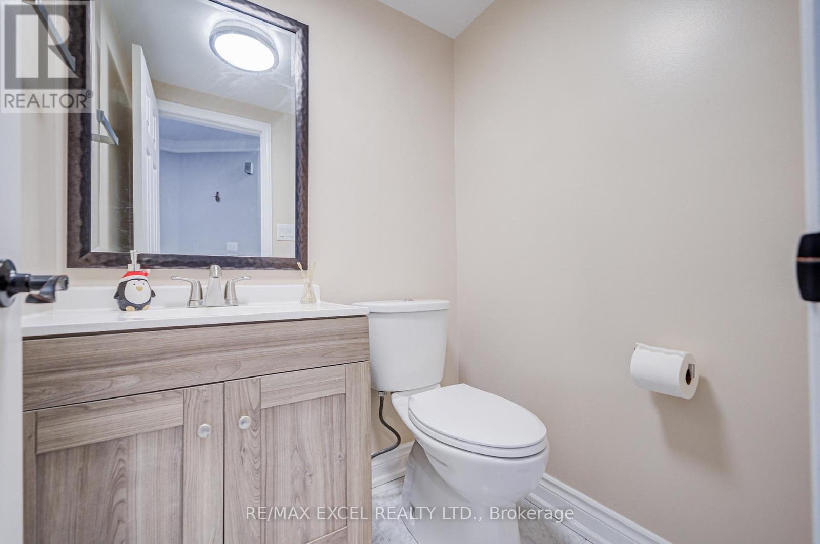 7025 Dunrobin Way, Mississauga, Ontario  L5N 6Y4 - Photo 4 - W13419048