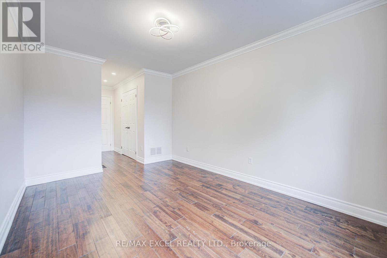 7025 Dunrobin Way, Mississauga, Ontario  L5N 6Y4 - Photo 21 - W13419048
