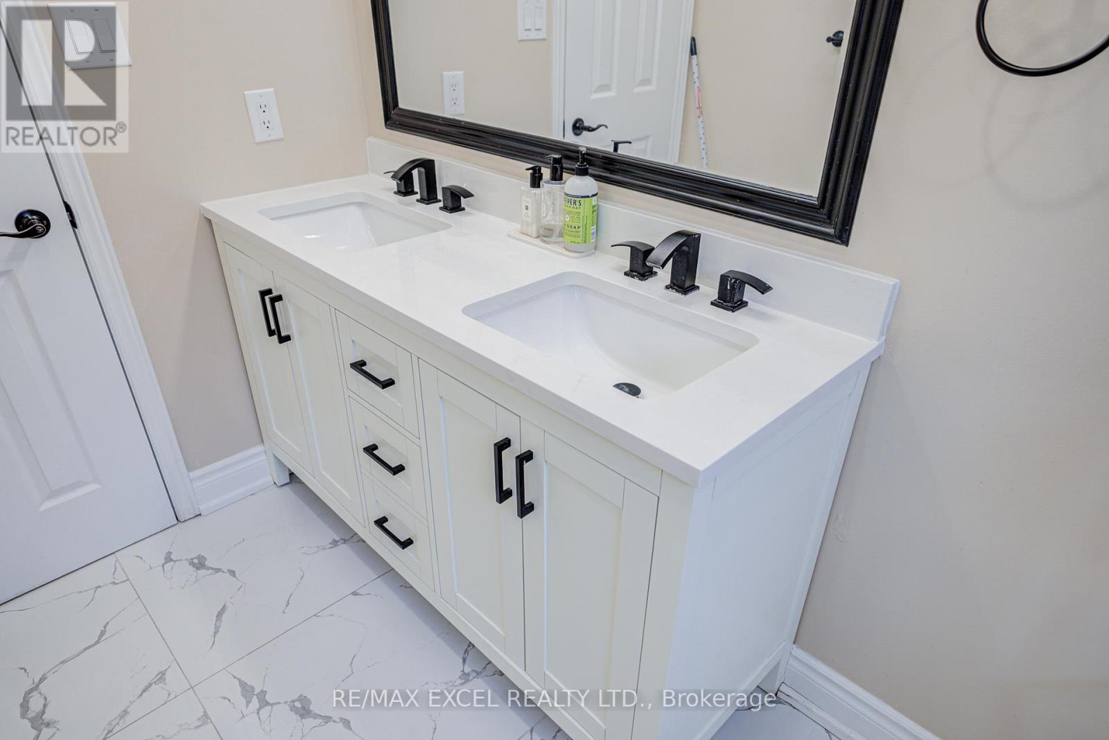 7025 Dunrobin Way, Mississauga, Ontario  L5N 6Y4 - Photo 32 - W13419048