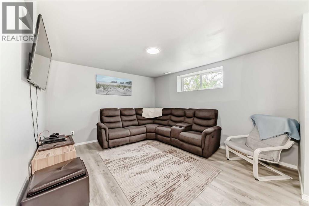 1552 Mcalpine Street, Carstairs, Alberta  T0M 0N0 - Photo 15 - A2318870