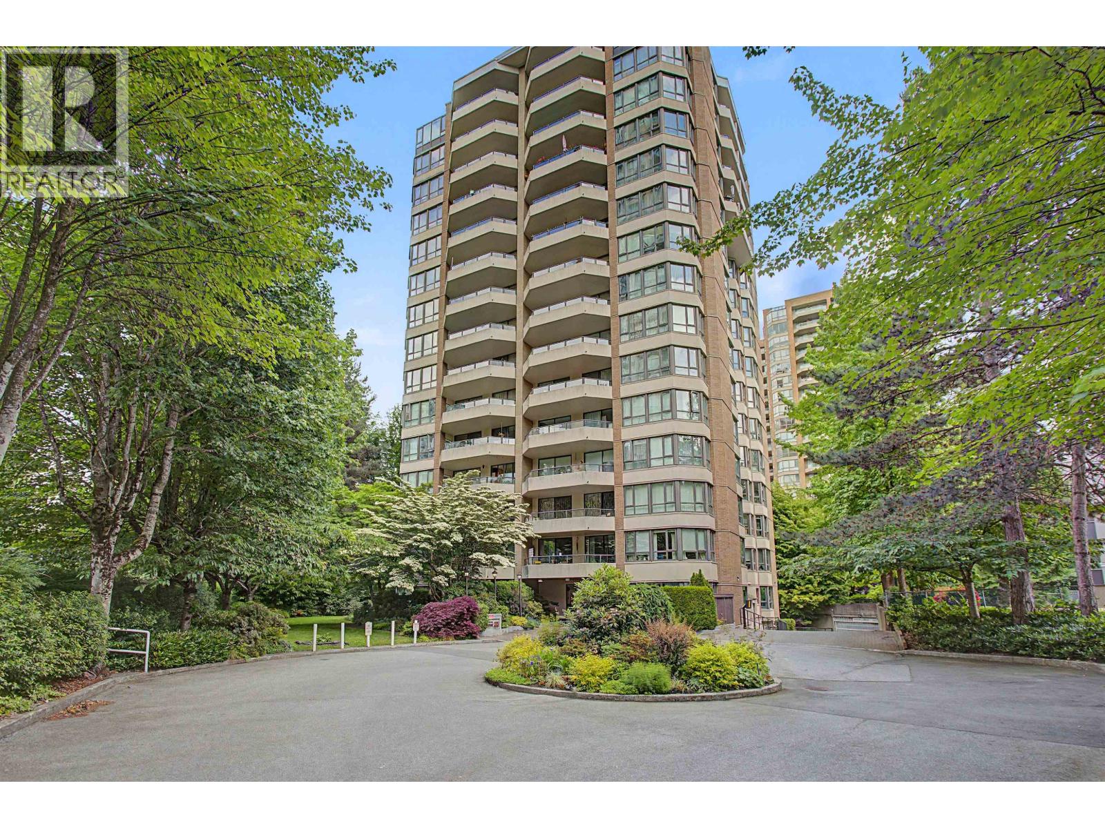104 6152 KATHLEEN AVENUE, Burnaby, British Columbia